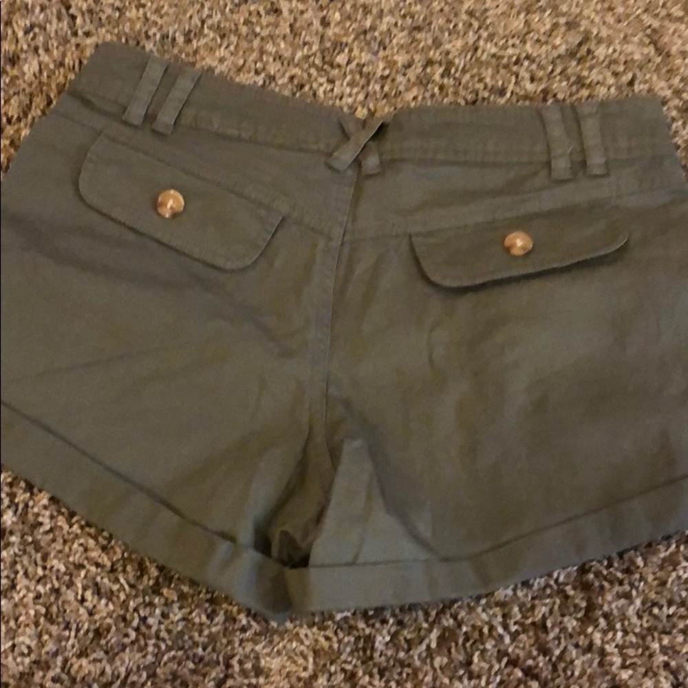 Shorts - Picture 2 of 3